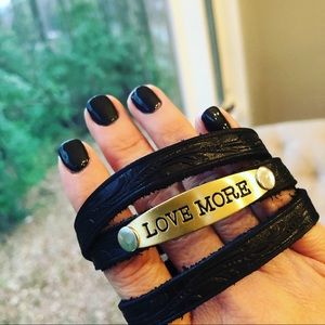 NEW! Tooled leather bracelet